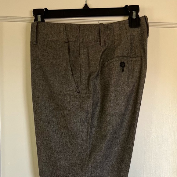 Ann Taylor Suit! Lightweight Gray Tweed, size 8 (pants)/size 10 (jacket) - Picture 4 of 5